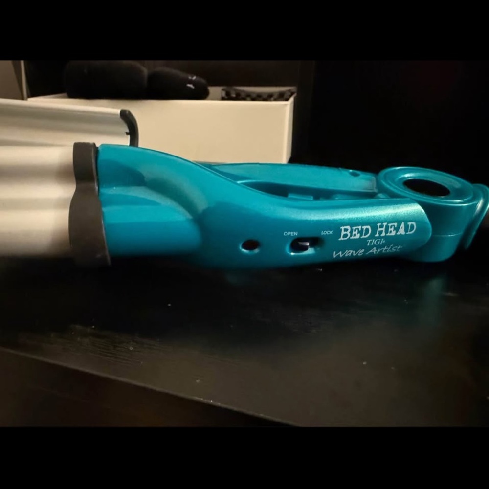 BedHead Teal Wave Artist Hair Tool